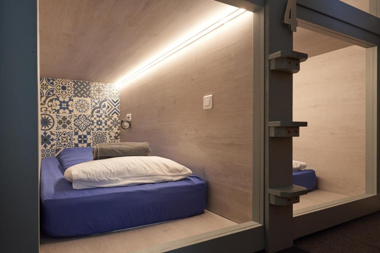 Bunk Bed Mixed Dormitory Room