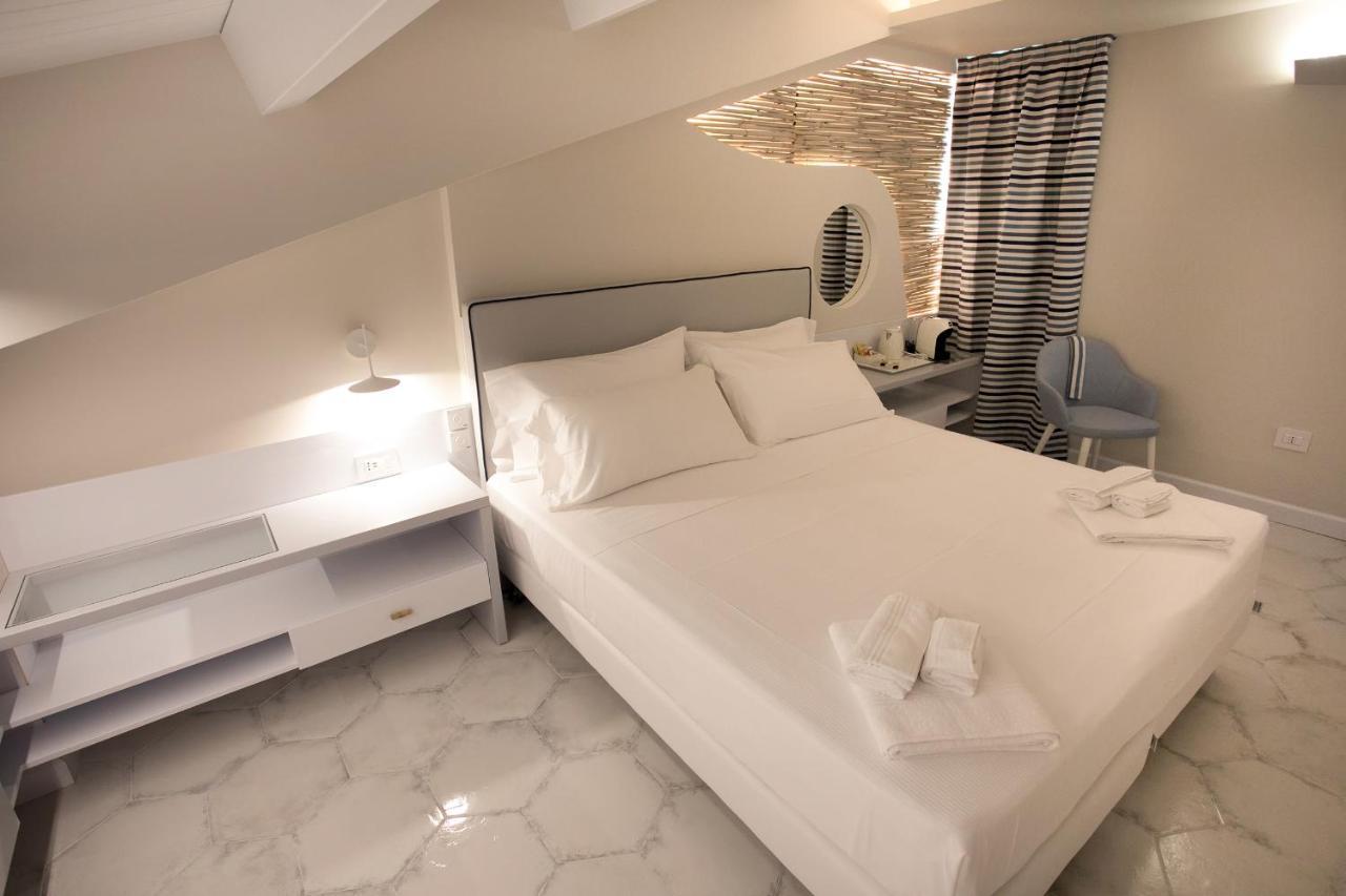 Standard Double Room,1011566971:JPEG