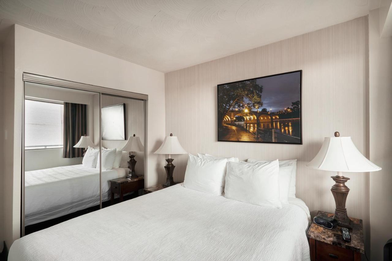 One-Bedroom Suite, 1 Queen Bed,1212861406:JPEG