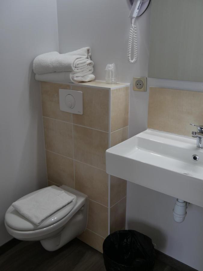 Family Room,1549318645:JPEG