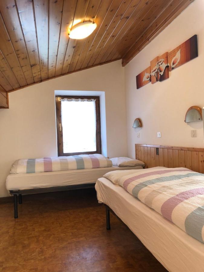 Double or Twin Room Lake View,1038833470:JPEG