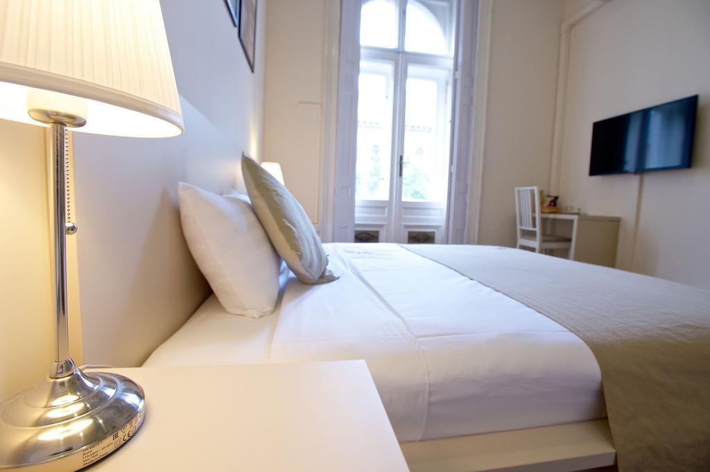 Superior Double or Twin Room with City View,104741159:JPEG