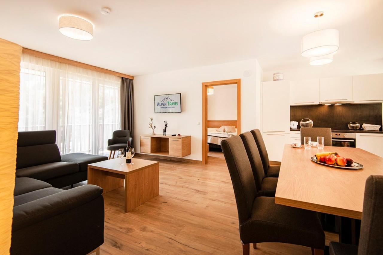 Superior Comfort Two-Bedroom Apartment,1066778092:JPEG