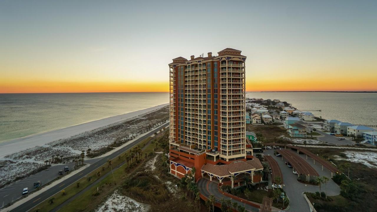 Three-Bedroom Apartment Water View