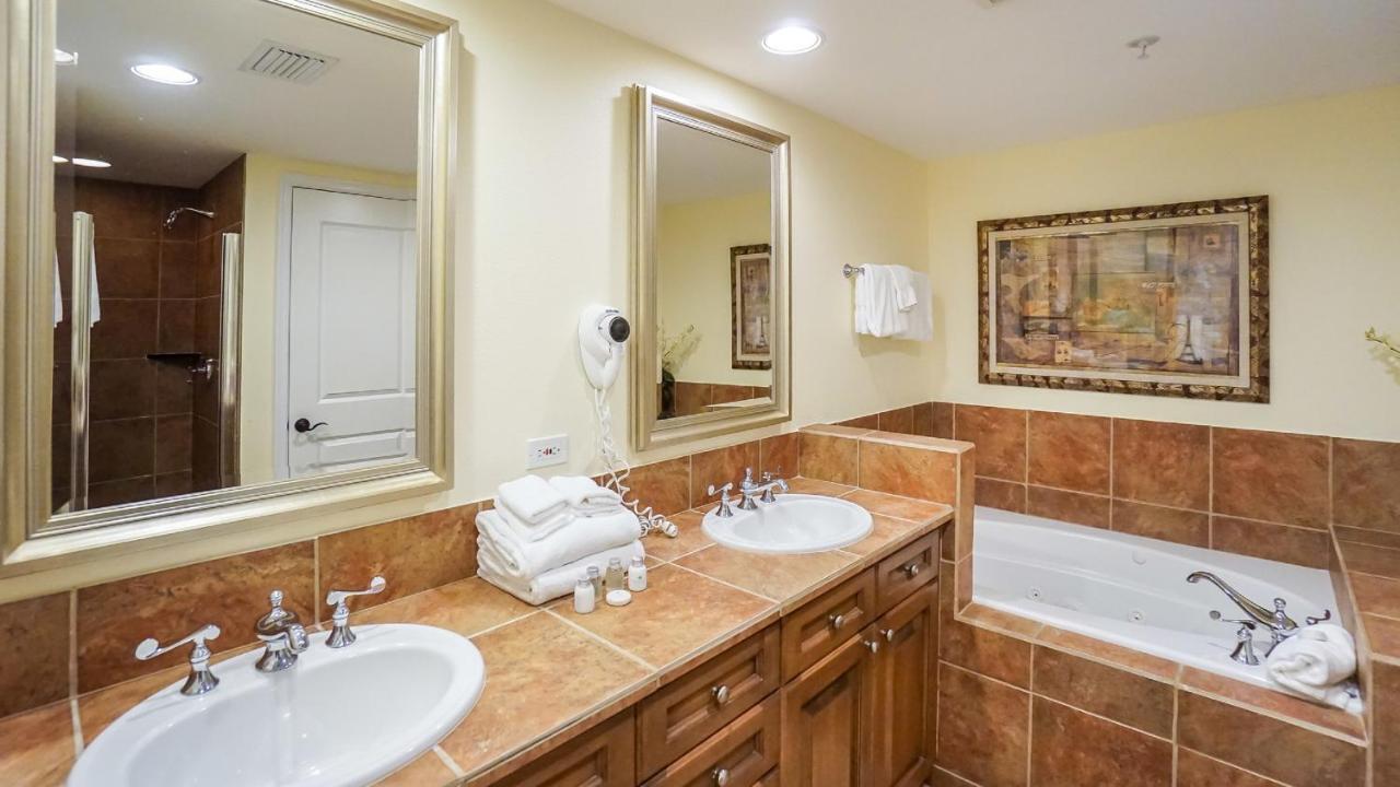 Three-Bedroom Apartment Water View