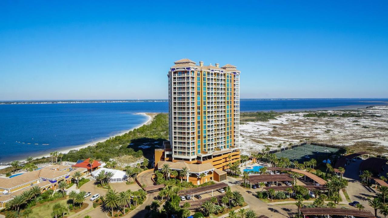 Three-Bedroom Apartment Water View