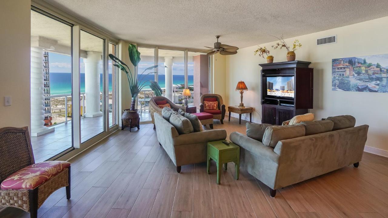 Three-Bedroom Apartment Water View