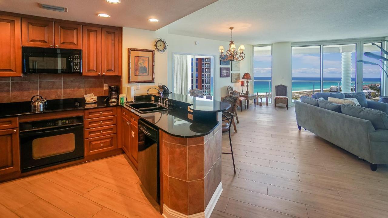 Three-Bedroom Apartment Water View