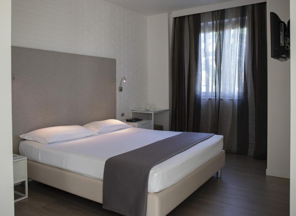 Standard Double Room with Hill View,1216400485:JPEG