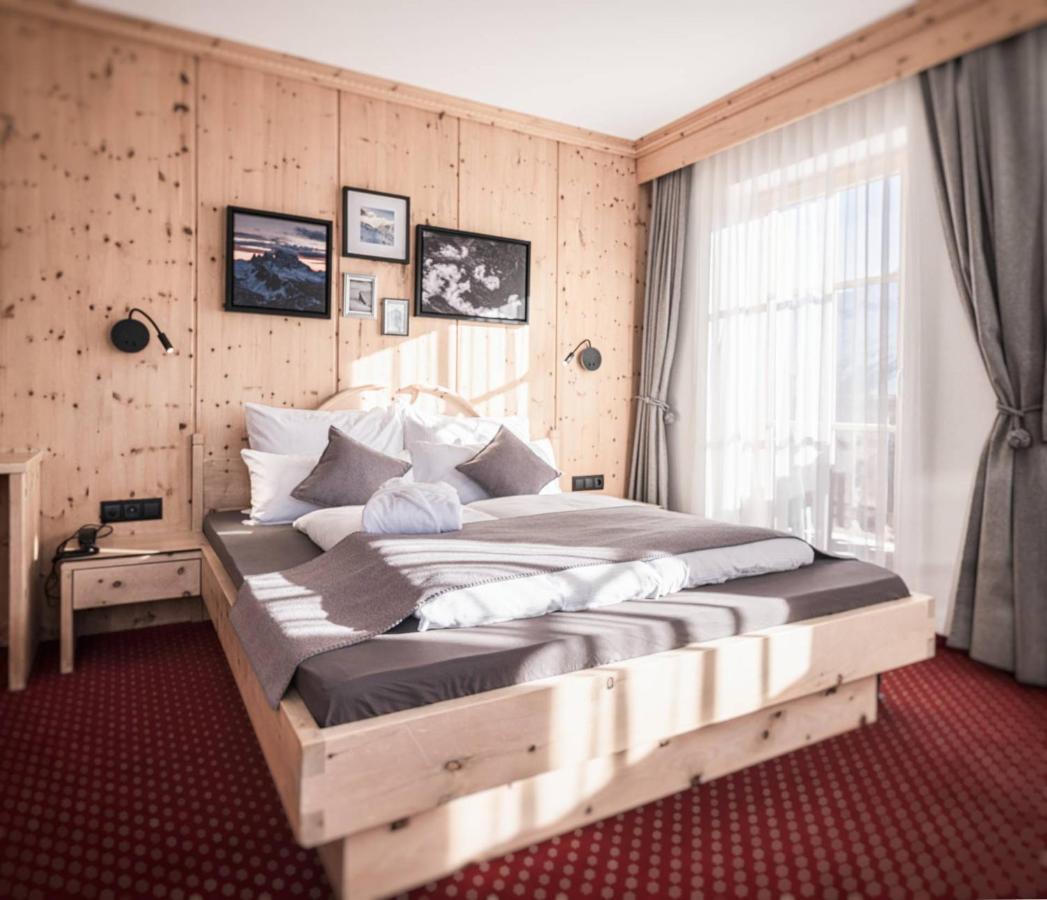 Double Room with Mountain View (2 Adults + 1 Child),1730017620:JPEG