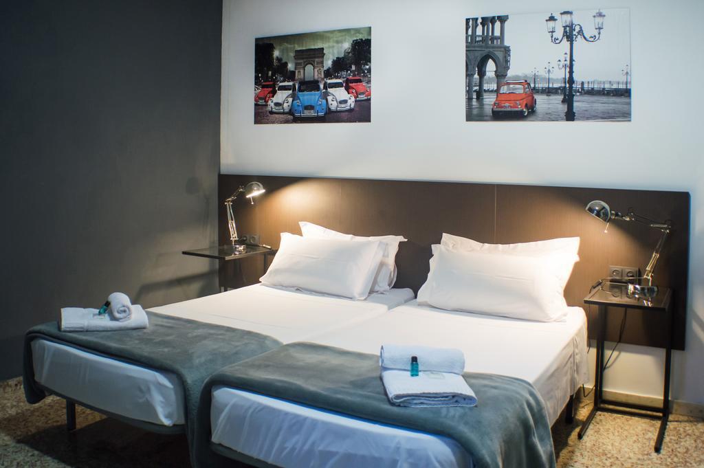 Tweepersoonskamer met Gedeelde Badkamer
