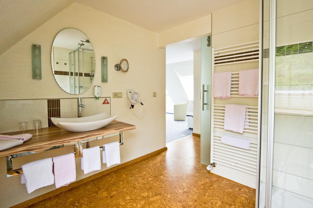 Studio,110584779:JPEG