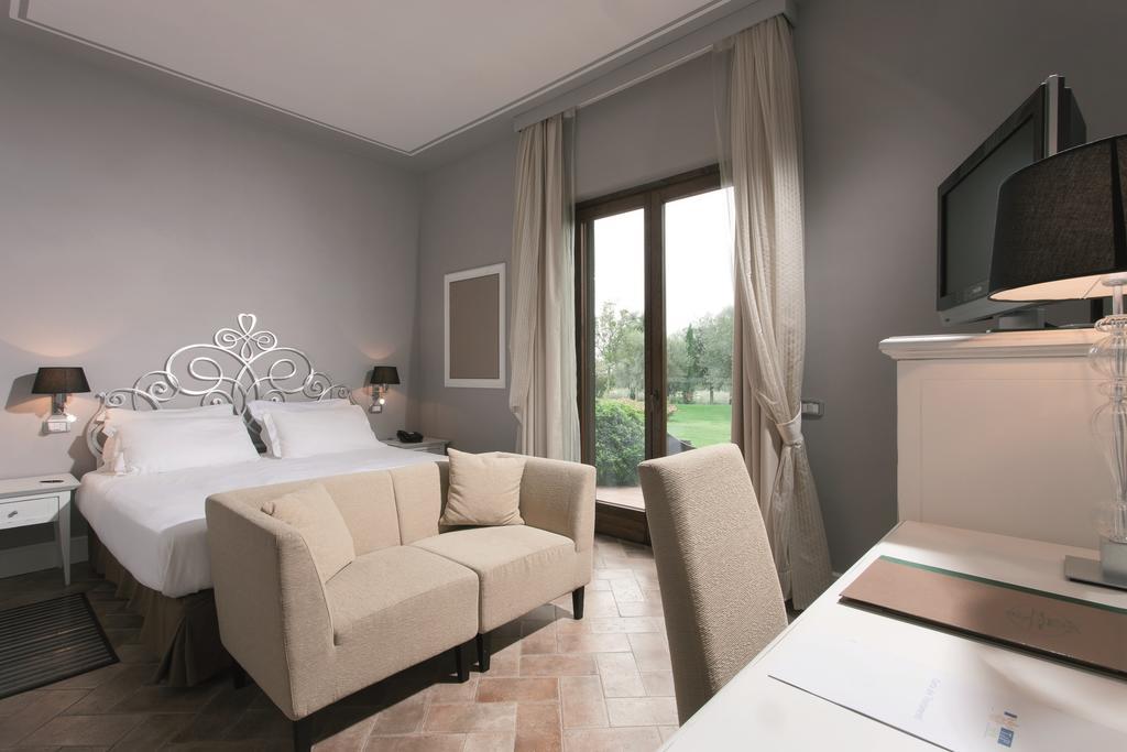 Suite (2 Adults),127789047:JPEG