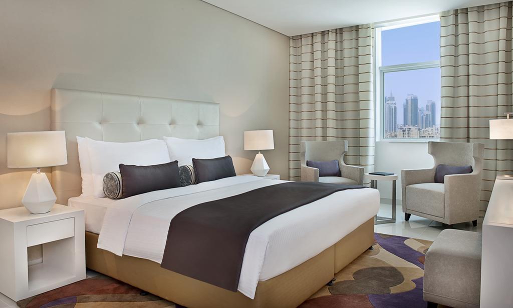 Three Bedroom Suite kitchenette City Skyline View,1435827970:JPEG