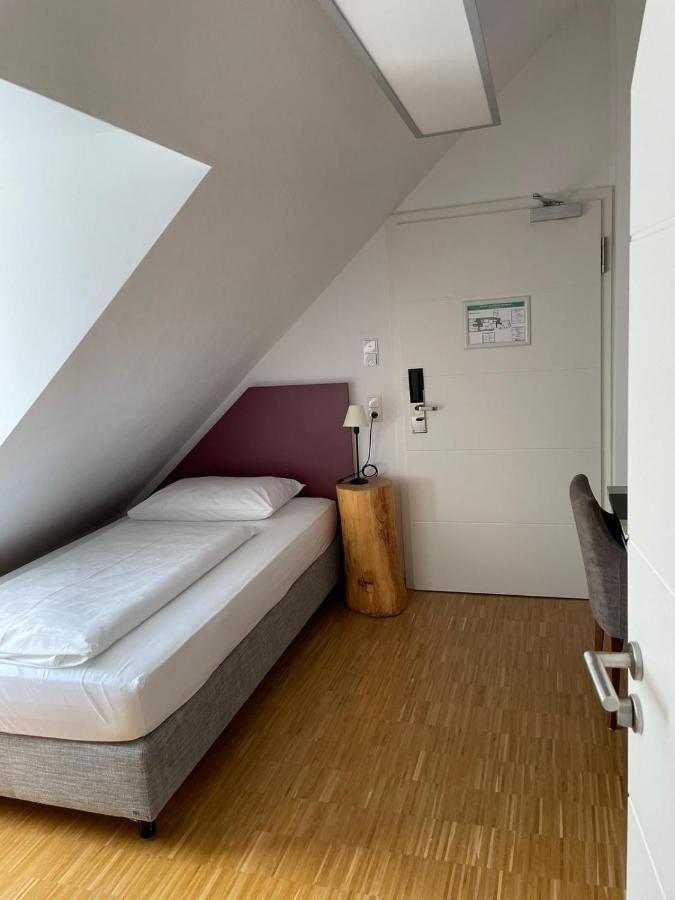 Standard Single Room,1161963402:JPEG