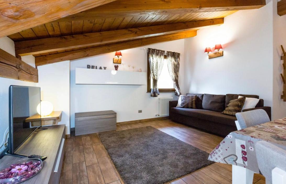 Apartment with Mountain View,1123203465:JPEG