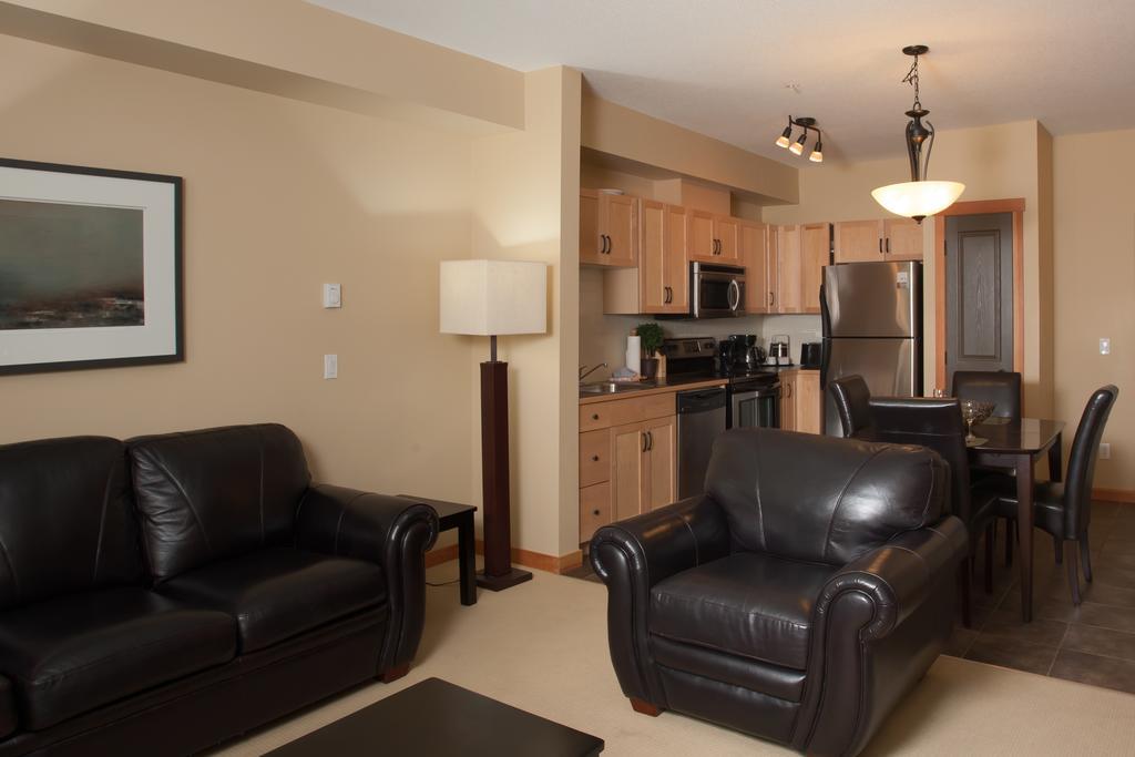 One-Bedroom Suite,112903590:JPEG