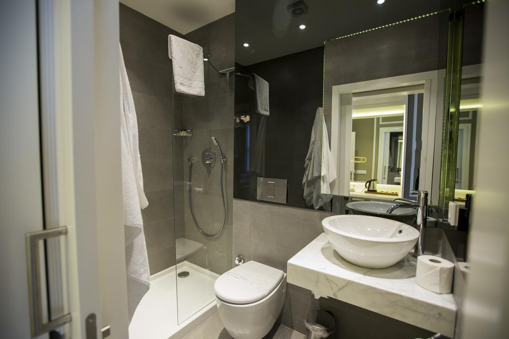 Deluxe Double Room with Balcony - Annex