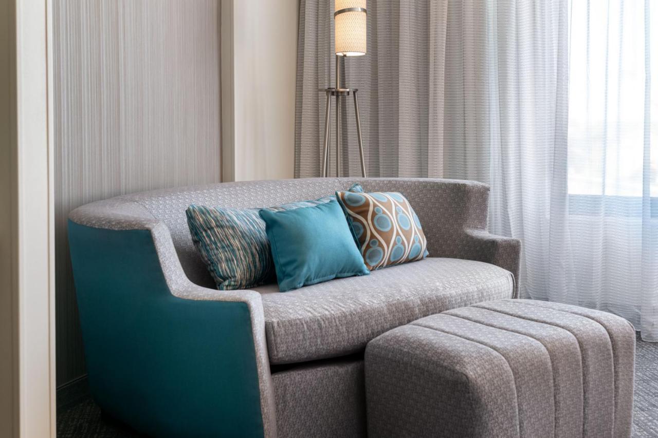 King Room with Bathtub and Sofa Bed - Mobility Access
