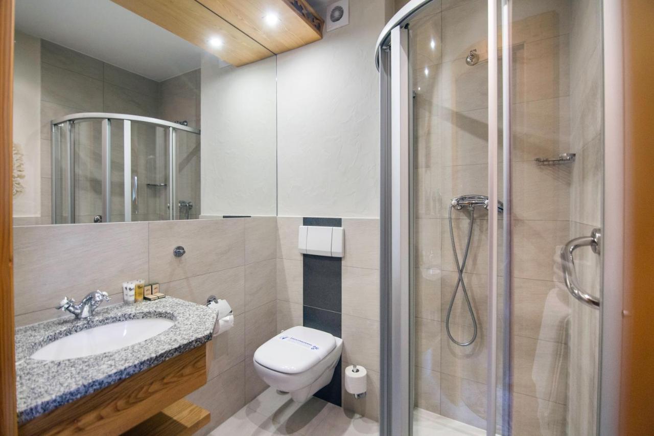 Studio (2 Adults)