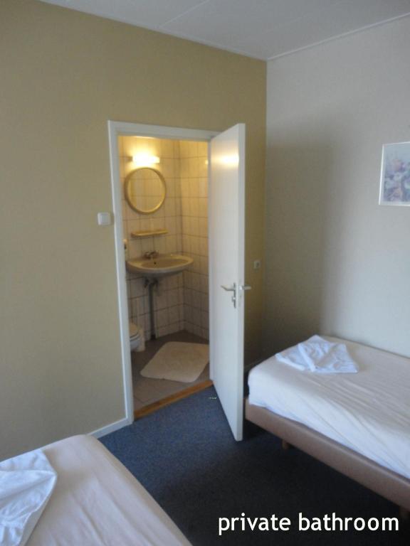 Double Room,11513045:JPEG