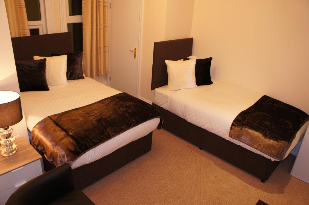 Twin Room - Private Bathroom,1580584419:JPEG