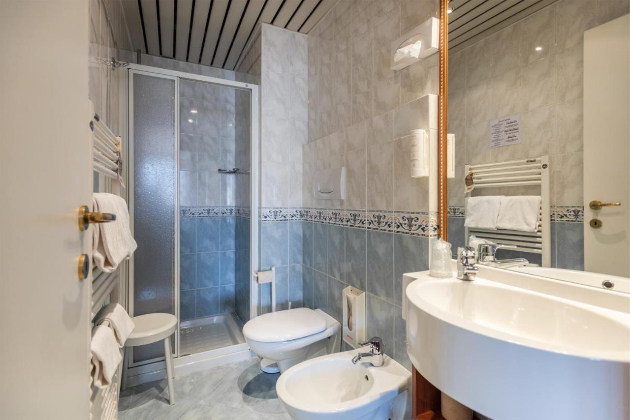 Deluxe Double or Twin Room with Balcony,1161794070:JPEG