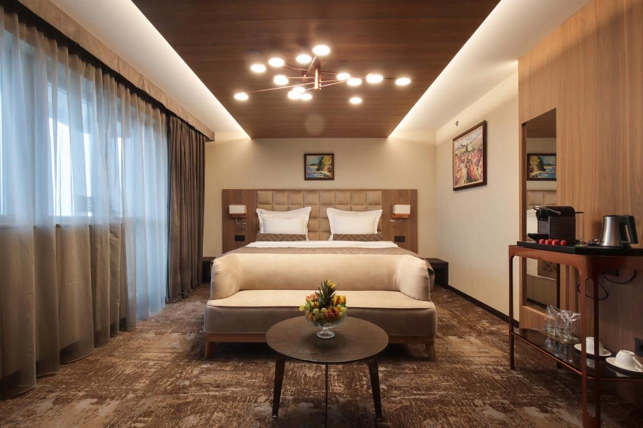 Exclusive Room with King-size bed,1040369740:JPEG
