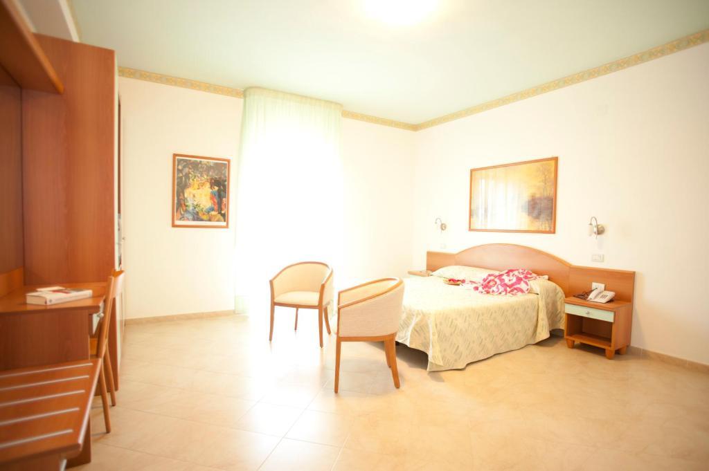 Triple Room,11836706:JPEG