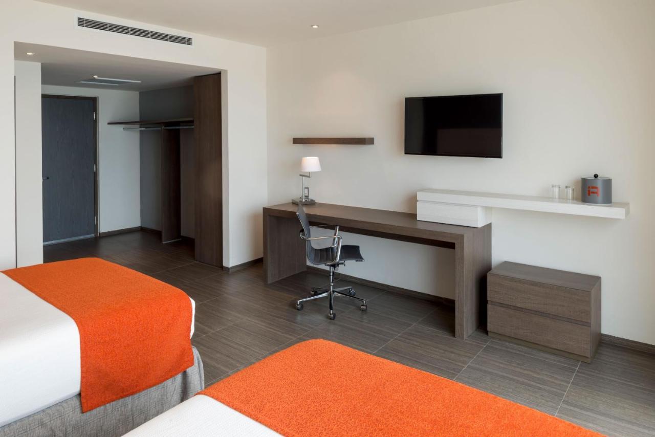 Hébergement Deluxe avec 2 Lits - Vue sur Boulevard