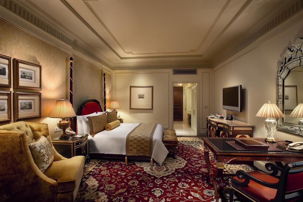 Royal Club Kamer met Luchthaventransfers en Toegang tot de Lounge met Cocktailuren - Gegarandeerd 2 Uur Vroeger Inchecken en Laat Uitchecken