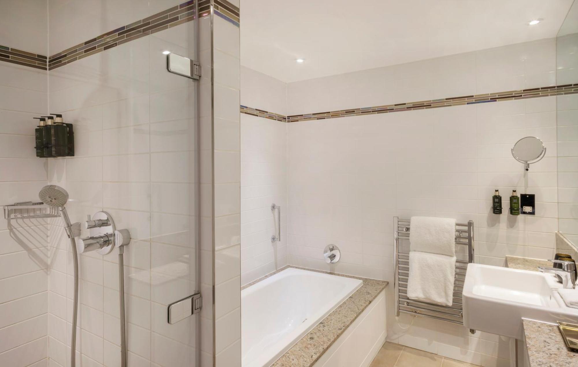 Honeysuckle Suite,1432673044:JPEG