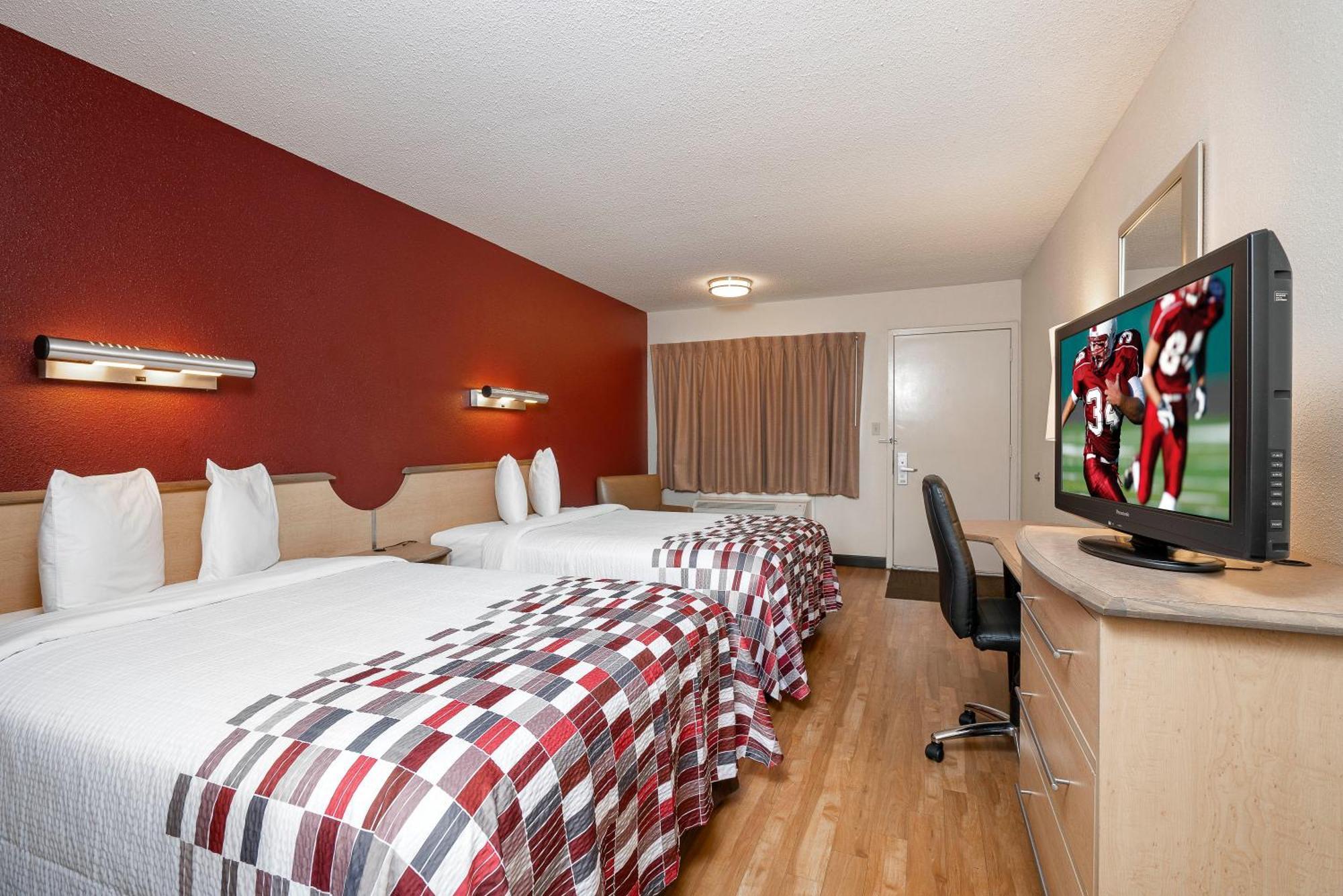 Deluxe Room with Two Double Beds Smoke Free,1210192420:JPEG