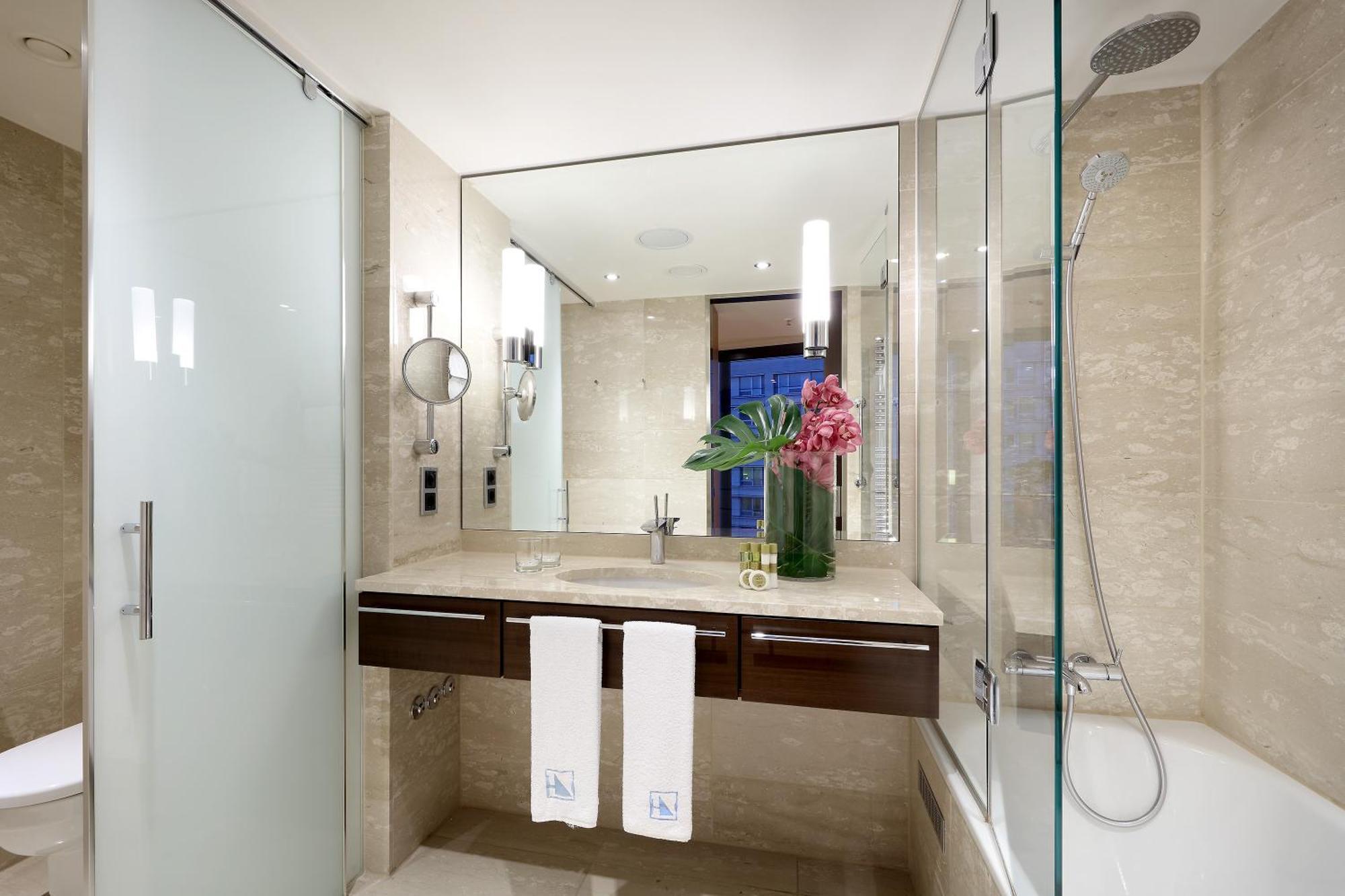 Executive Suite,1211907103:JPEG