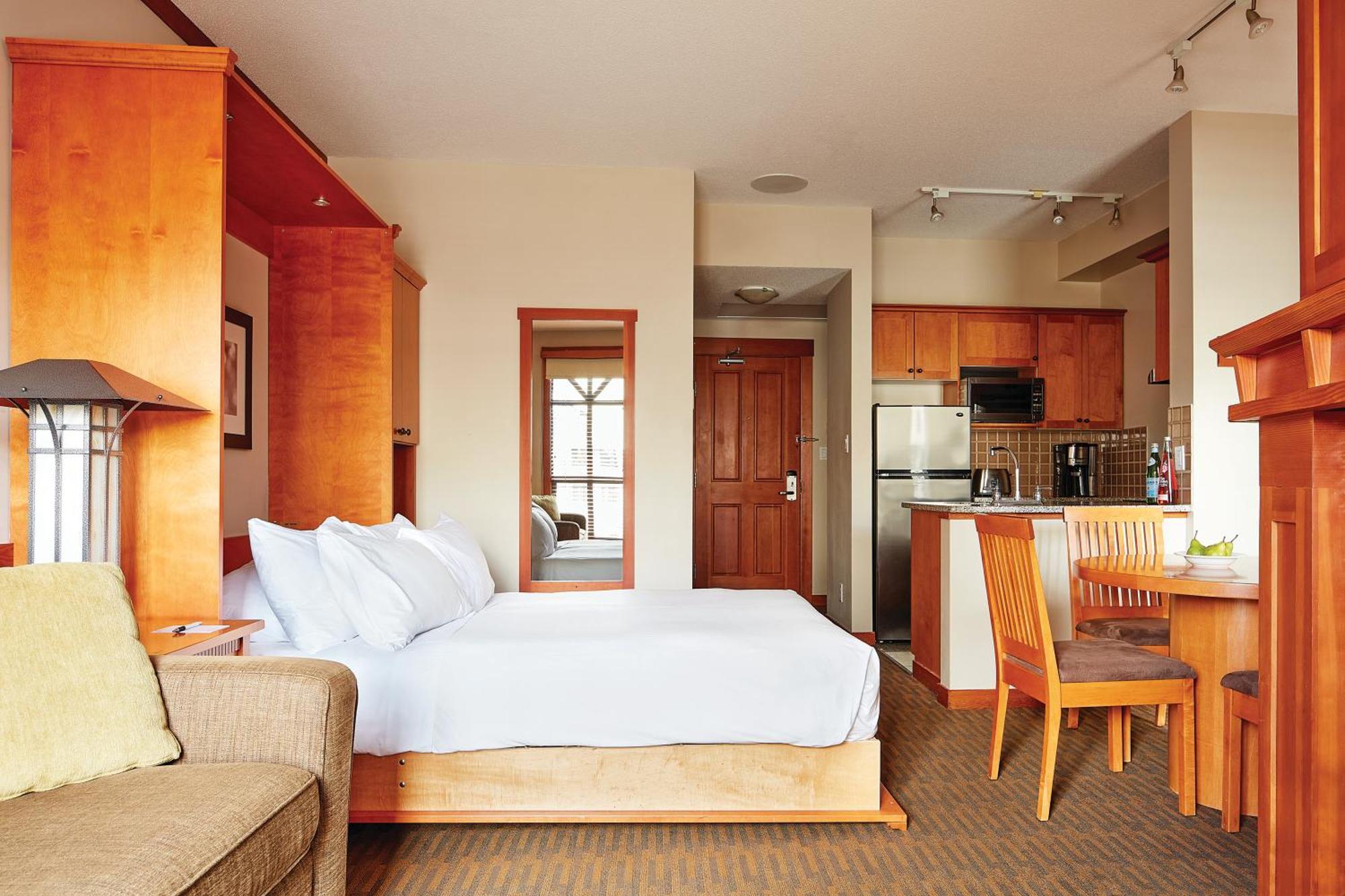 Studio Lower Floor Suite,1212533008:JPEG