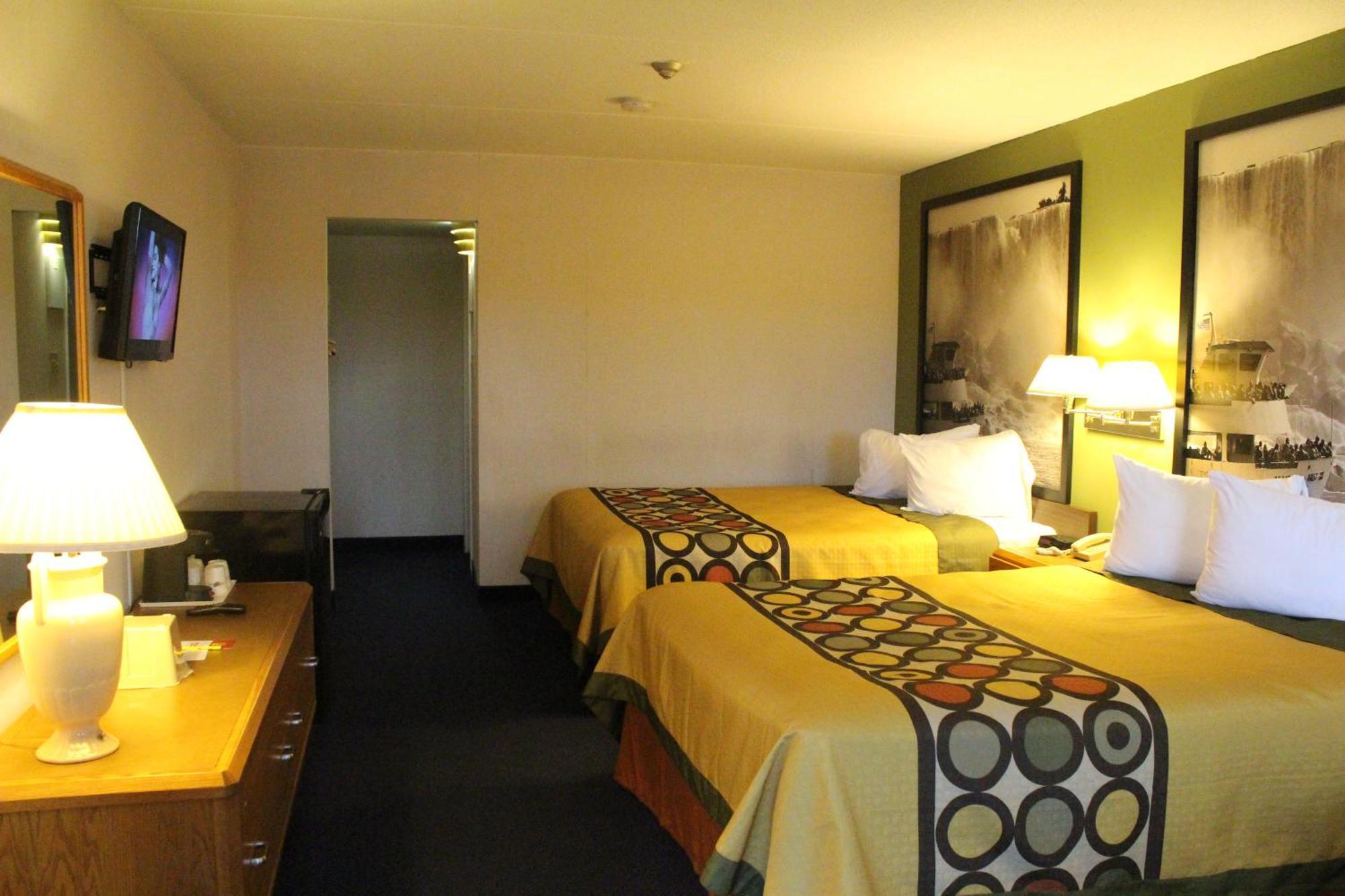 Queen Room with Two Queen Beds - Non-Smoking,1212576583:JPEG