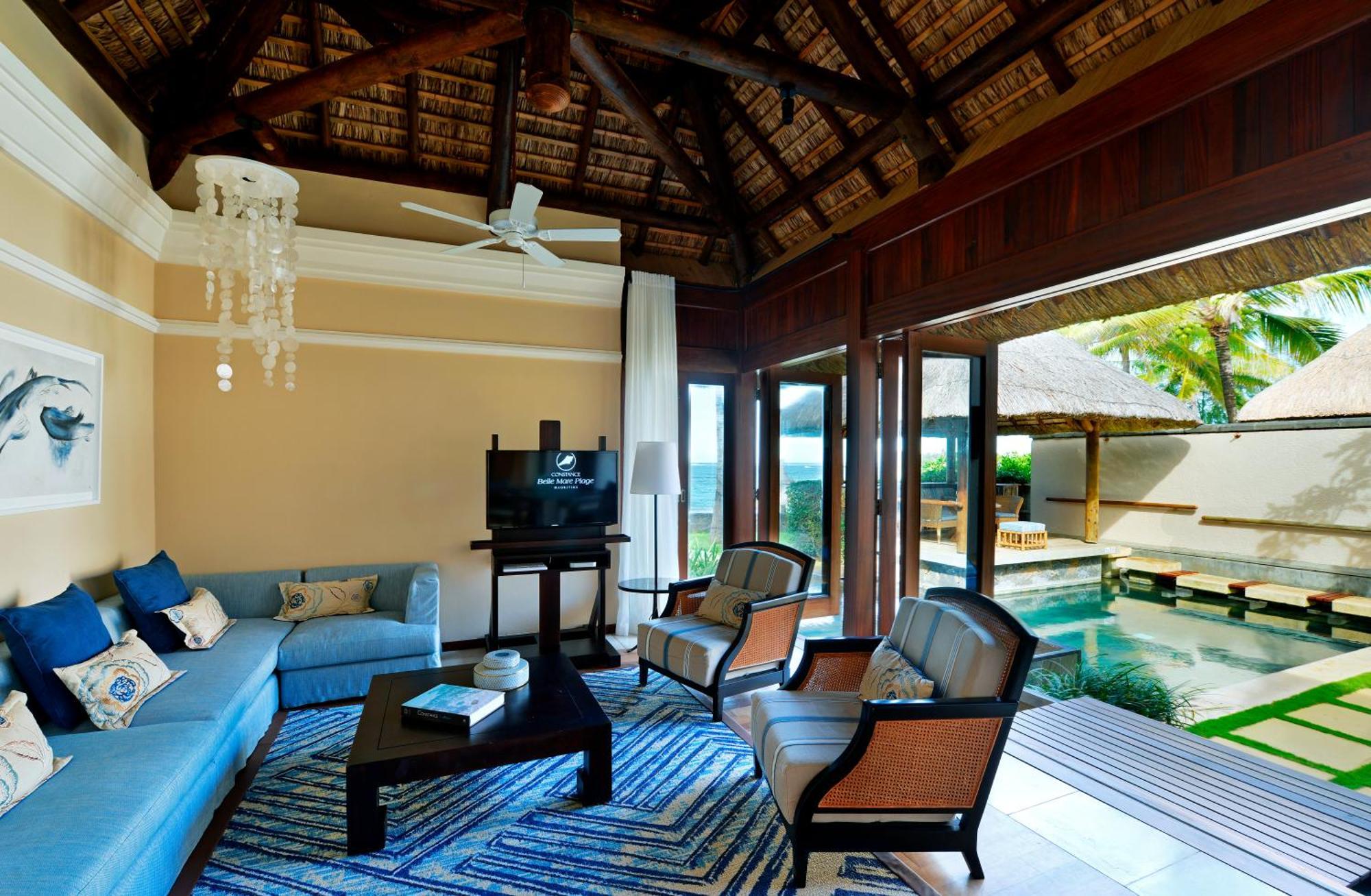 Villa con 2 Camere da Letto, Piscina e Vista Giardino