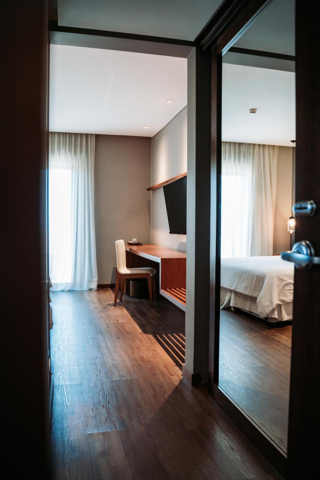 Double Room,1335387440:JPEG