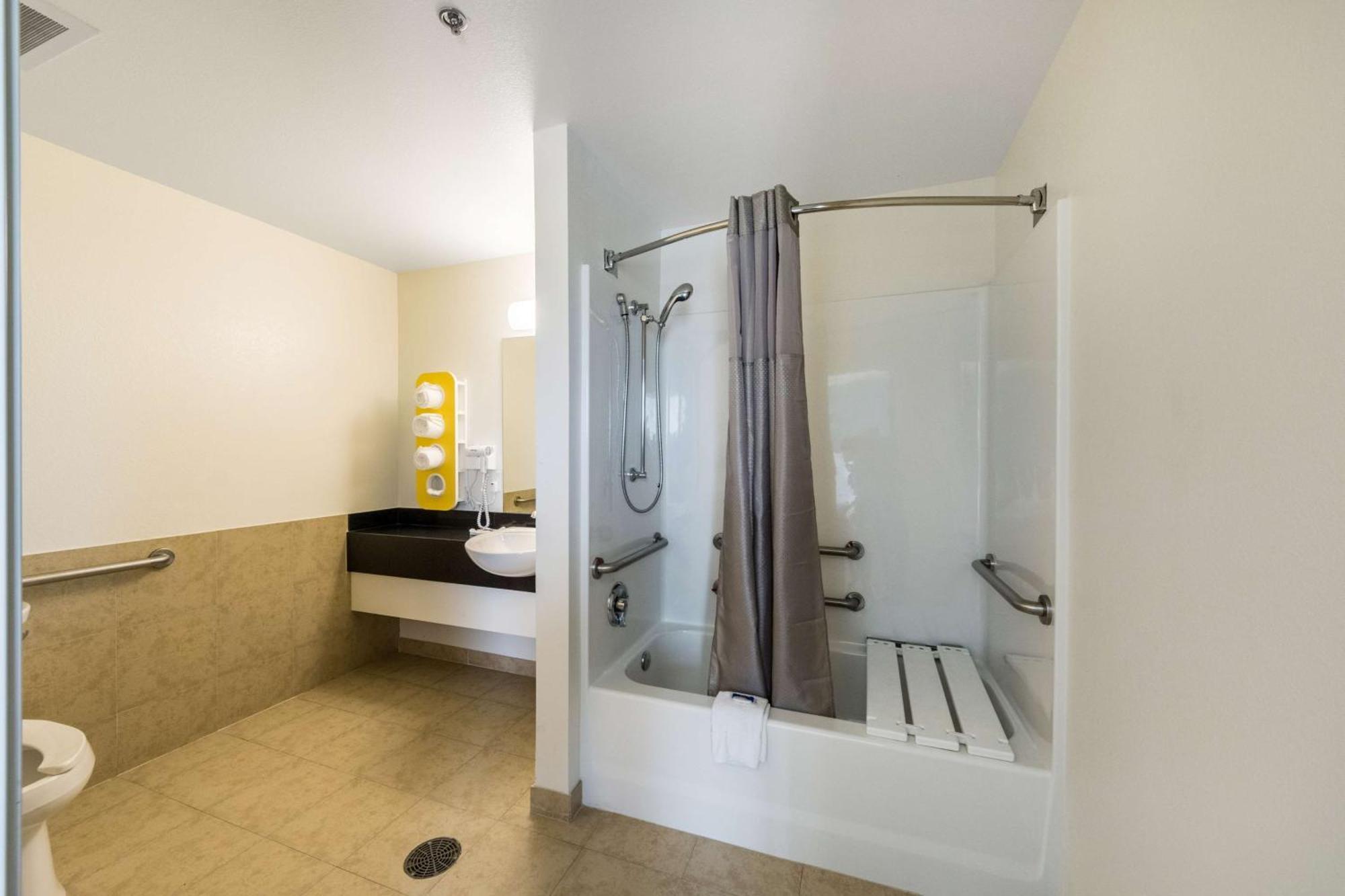 Queen Room Disability Access Roll Shower