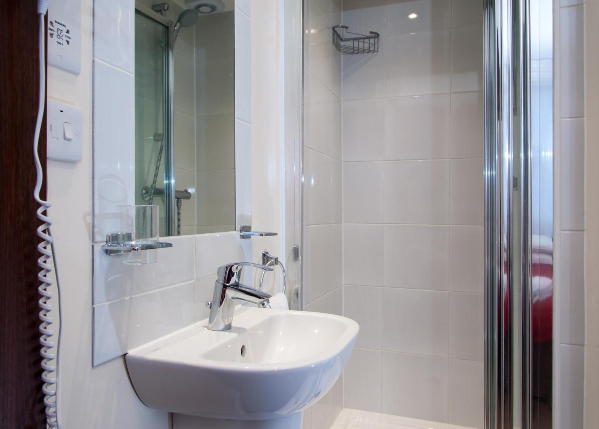 Double Room Shared Toilet,1280949622:JPEG