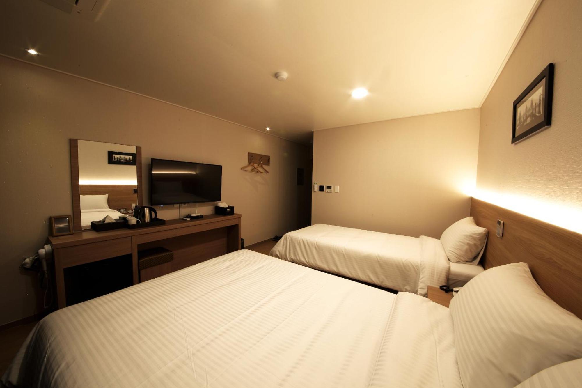 Deluxe Twin Room