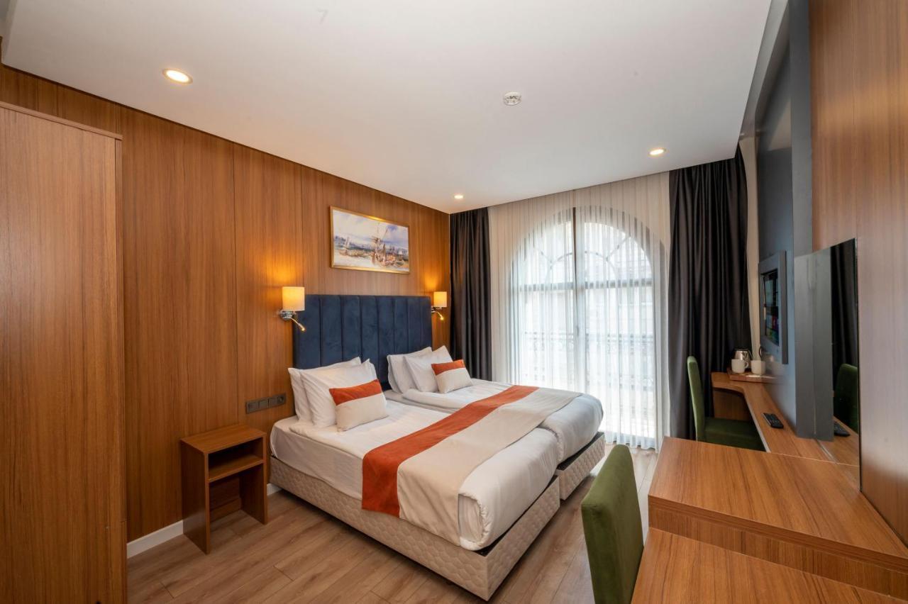 Double or Twin Room with Balcony