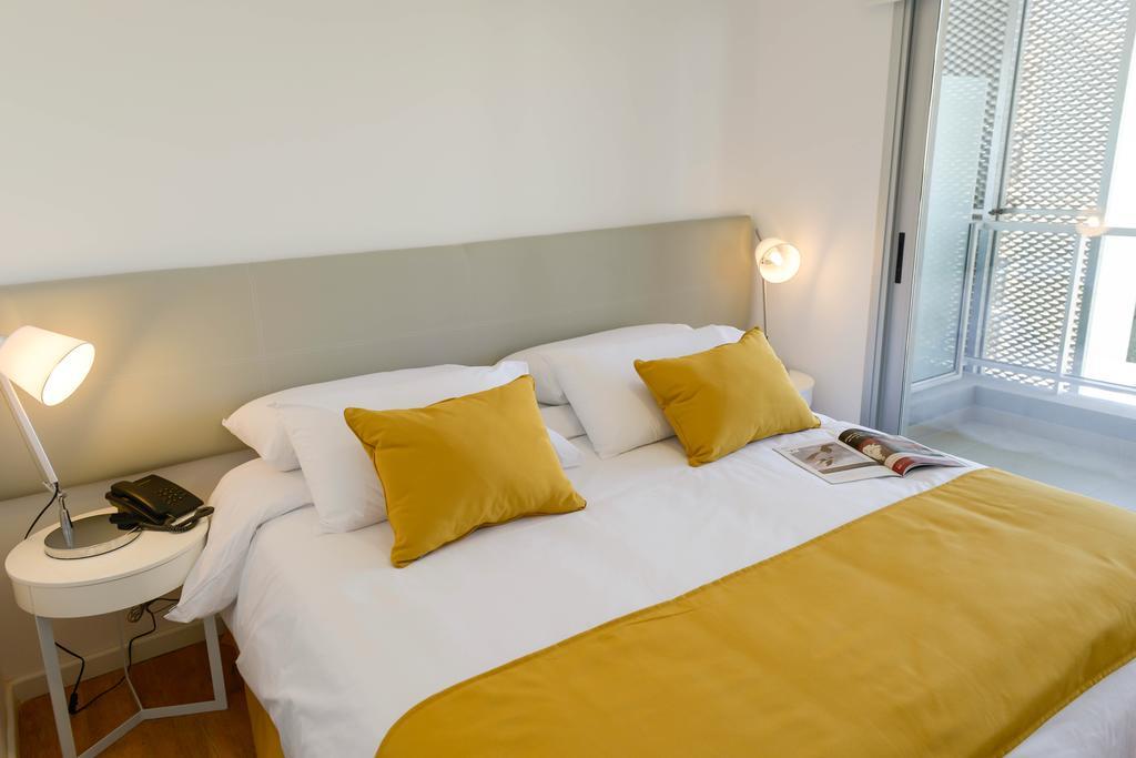 One-Bedroom Apartment (2 Adults + 2 Children)