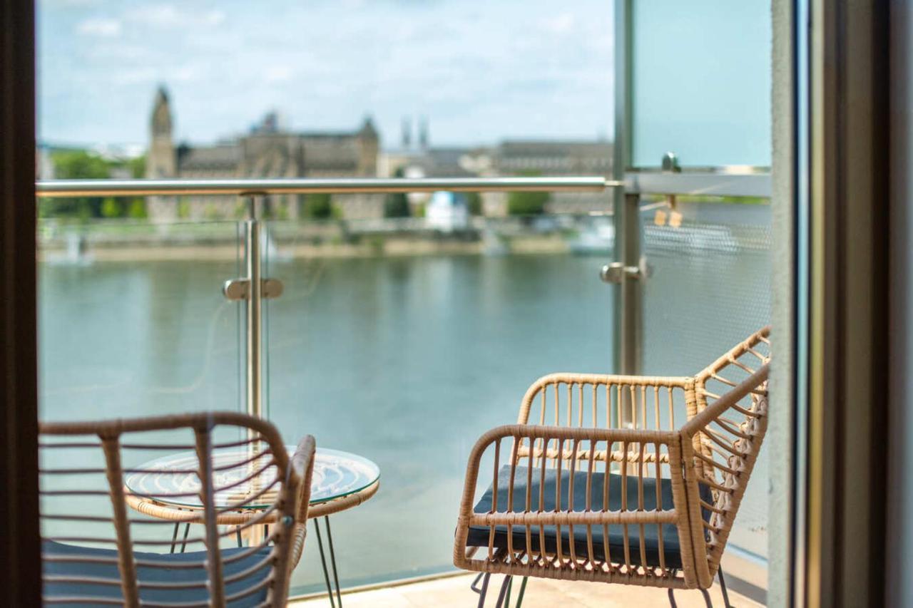 Deluxe Doppelzimmer mit Balkon und Flussblick