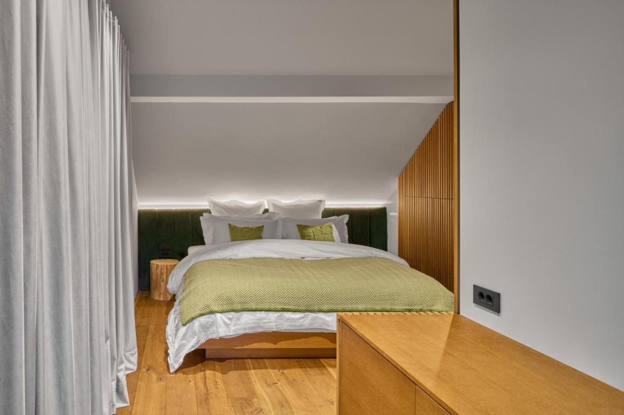 Chambre Lit King-Size - Vue sur Lac