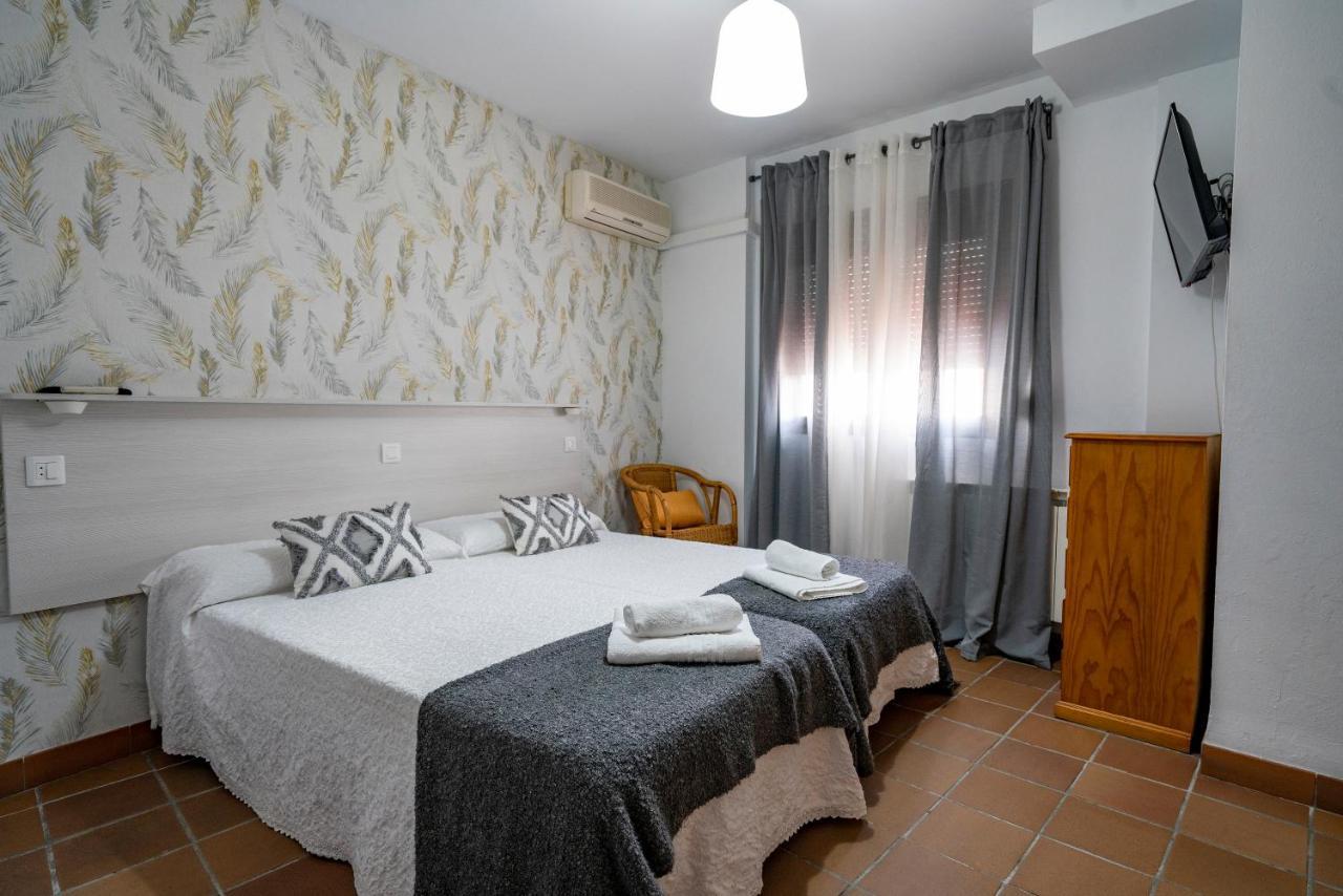 Budget Double Room,1257645622:JPEG