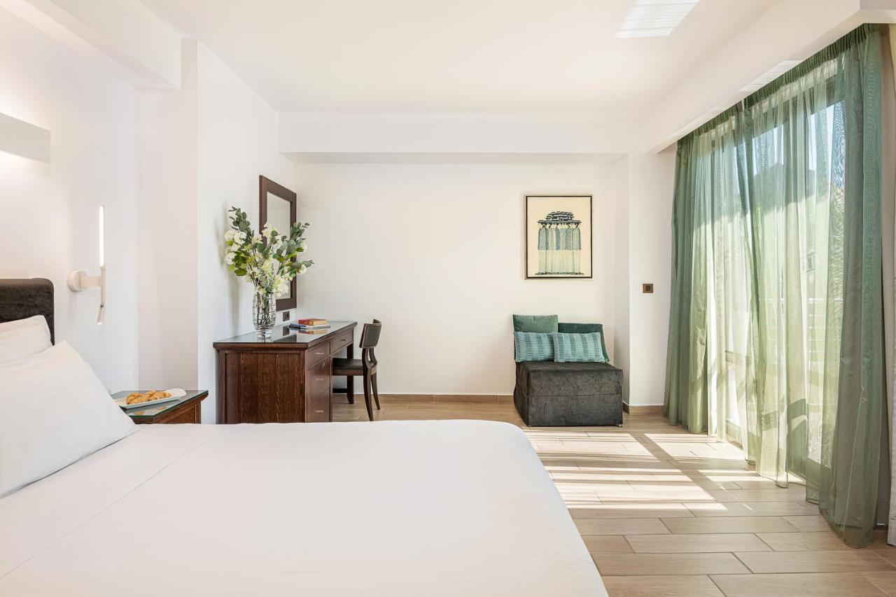 Two-Bedroom Suite Private Pool Spa Bath,1259858017:JPEG