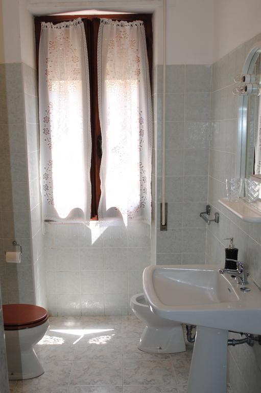 Double Room with Shared Bathroom,174615996:JPEG
