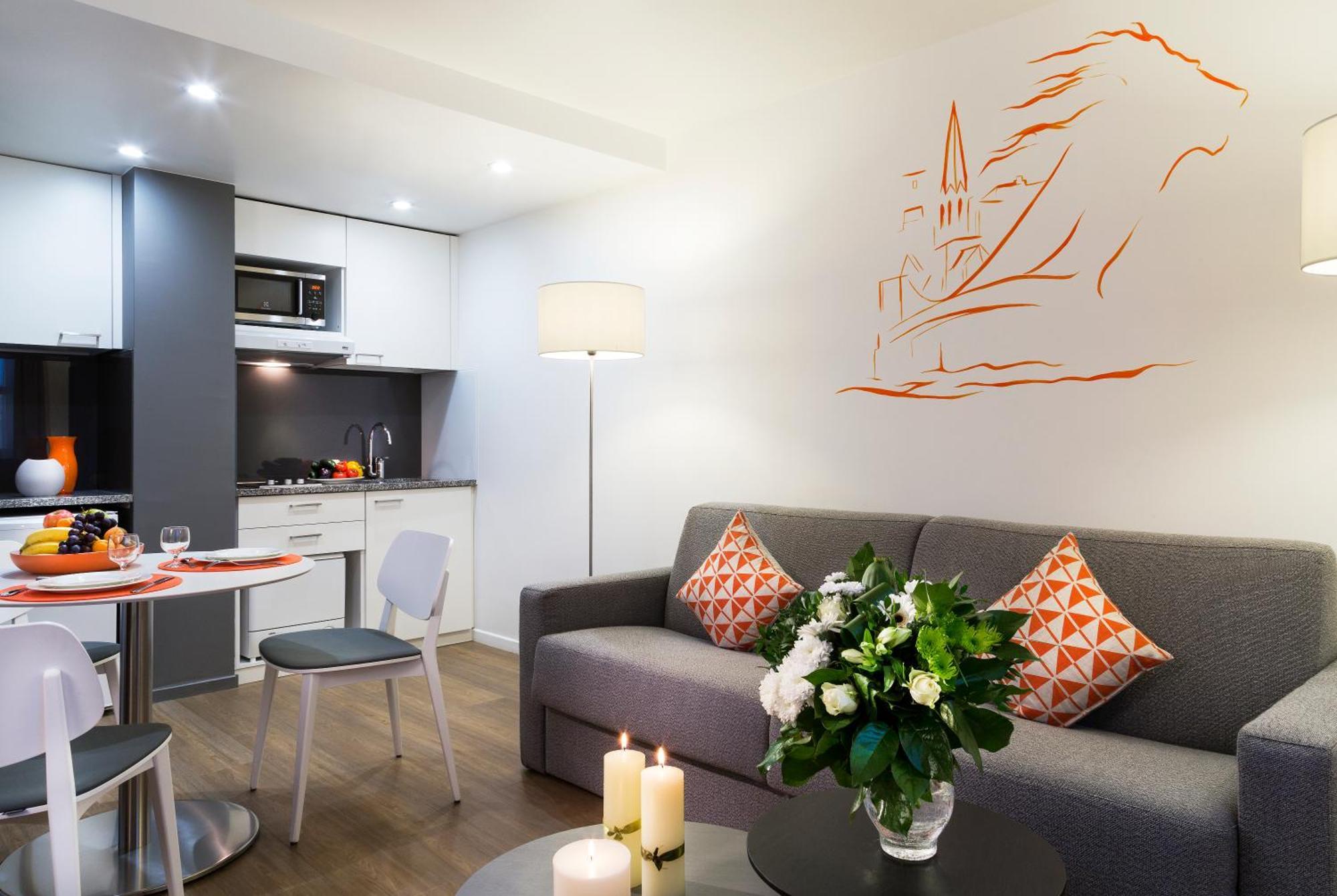One-Bedroom Apartment without Air Conditioning