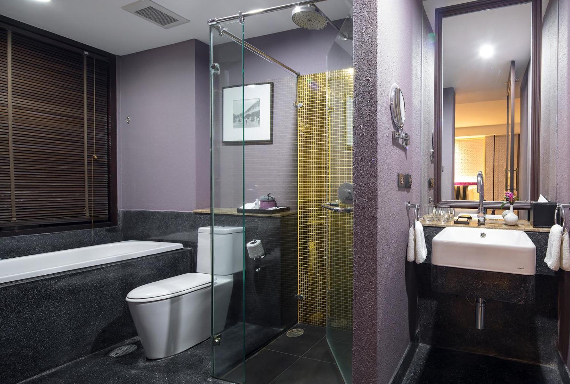 Superior with Bathtub (24 Hours Use of Room),1546635883:JPEG